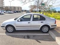 Usado VW Bora Conceptline 100 CV (73 kW) 2002 Gris / plata Berlina