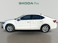 Usado Skoda Octavia Selection 116 CV (85 kW) 2025 Blanco Berlina