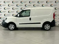 Usado Fiat Doblò 95 CV (69 kW) 2021 Blanco Monovolumen