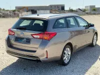 Usado Toyota Auris Active 90 CV (66 kW) 2013 Gris / plata Familiar