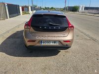 Usado Volvo V40 Kinetic 115 HP (84 kW) 2014 Bege Sedan