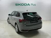 Usado Skoda Scala Selection 115 CV (84 kW) 2025 Gris / plata Utilitario