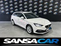 Usado Seat Leon Style 150 CV (110 kW) 2021 Blanco Familiar