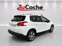 Usado Peugeot 2008 Allure 120 CV (88 kW) 2015 Blanco SUV