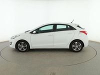 Usado Hyundai i30 100 CV (73 kW) 2015 Blanco Berlina