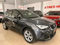 Usado Seat Arona FR 115 CV (84 kW) 2025 Gris / plata SUV