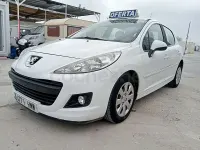 Usado Peugeot 207 Active 70 CV (51 kW) 2012 Blanco Berlina