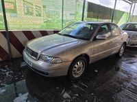 Usado Audi A4 Premium 130 CV (95 kW) 2001 Gris / plata Familiar