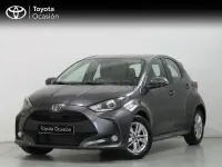 Usado Toyota Yaris 125 CV (91 kW) 2022 Gris / plata Utilitario