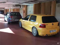 Usado VW Golf IV R 241 CV (177 kW) 2003 Amarillo Berlina