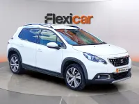 Usado Peugeot 2008 Active 100 CV (73 kW) 2019 Blanco SUV