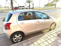 Usado Toyota Yaris 87 CV (63 kW) 2007 Blanco Utilitario