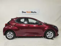 Usado Toyota Yaris 125 CV (91 kW) 2021 Rojo Utilitario