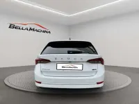 Usado Skoda Octavia 110 CV (80 kW) 2021 Blanco Familiar