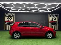 Usado VW Golf VII Advance 125 CV (91 kW) 2016 Rojo Berlina