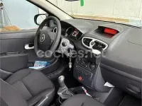 Usado Renault Clio II 75 CV (55 kW) 2011 Beige Berlina
