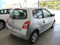 Usado Renault Twingo Authentique 60 CV (44 kW) 2008 Gris / plata Utilitario