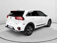 Usado Kia Niro 141 CV (103 kW) 2021 Blanco SUV