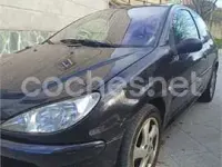 Usado Peugeot 206 90 CV (66 kW) 2002 Negro Berlina