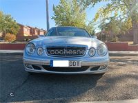 Usado Mercedes E220 Elegance 150 CV (110 kW) 2004 Gris / plata Berlina
