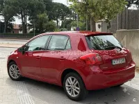 Usado Toyota Auris Luna 90 CV (66 kW) 2008 Rojo Utilitario