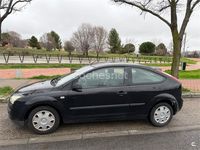 Usado Ford Focus Trend 100 CV (73 kW) 2005 Negro Berlina