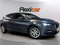 Usado Seat Leon Style 131 CV (96 kW) 2023 Gris Utilitario