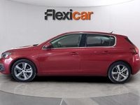 Usado Peugeot 308 Allure 131 CV (96 kW) 2018 Rojo Utilitario