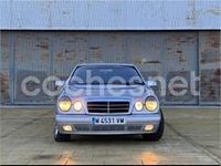 Usado Mercedes E300 Elegance 177 CV (130 kW) 1998 Gris / plata Familiar