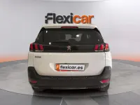 Usado Peugeot 5008 Allure 131 CV (96 kW) 2018 Blanco SUV