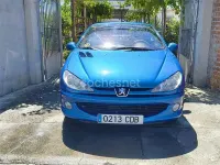 Usado Peugeot 206 110 CV (80 kW) 2002 Azul Descapotable