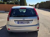 Usado Ford Fiesta Ambiente 68 CV (50 kW) 2008 Gris / plata Utilitario