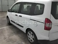 Usado Ford Tourneo Courier Ambiente 100 CV (73 kW) 2015 Blanco Monovolumen