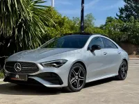 Usado Mercedes CLA200 163 CV (119 kW) 2025 Gris / plata Berlina