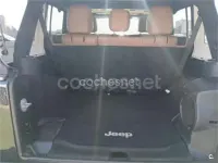 Usado Jeep Wrangler Unlimited Sahara 200 CV (147 kW) 2014 Negro SUV