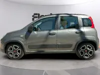 Usado Fiat Panda 71 CV (52 kW) 2022 Gris Utilitario