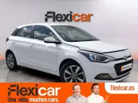 Käytetty Hyundai i20 84 HP (61 kW) 2015 Valkoinen Sedan
