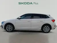 Usado Skoda Scala Ambition 110 CV (80 kW) 2021 Blanco Utilitario