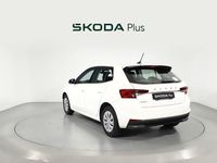 Usado Skoda Fabia Active 95 CV (69 kW) 2022 Blanco Berlina
