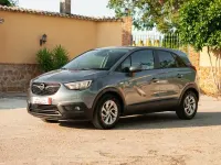 Usado Opel Crossland X Selective 81 CV (59 kW) 2018 Gris / plata SUV