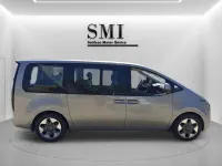 Usado Hyundai Staria 177 CV (130 kW) 2023 Gris Monovolumen