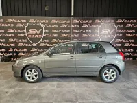 Usado Toyota Corolla Sol 110 CV (80 kW) 2002 Gris / plata Berlina