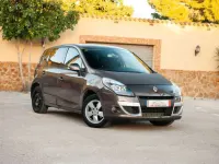 Usado Renault Scenic E-Tech Dynamique 106 CV (77 kW) 2010 Beige Monovolumen