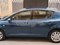Usado Seat Ibiza I-Tech 105 CV (77 kW) 2013 Azul Berlina