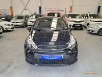 Usado Kia Rio 84 CV (61 kW) 2016 Negro Utilitario