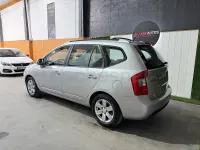 Usado Kia Carens Active 140 CV (102 kW) 2010 Gris / plata Monovolumen