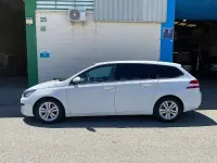 Usado Peugeot 308 SW Business-Line 120 CV (88 kW) 2015 Blanco Familiar