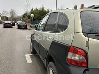 Usado Renault Scénic Dynamique 120 CV (88 kW) 2003 Verde Monovolumen