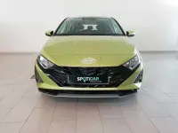 Usado Hyundai i20 101 CV (74 kW) 2024 Verde Utilitario