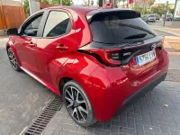 Usado Toyota Yaris Hybrid Business Edition 116 CV (85 kW) 2022 Granate Berlina